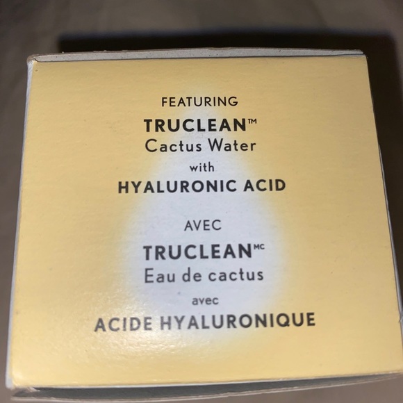 Brand NEW CoverGirl Clean Fresh Skincare Dry Skin Corrector Cream 60ml 2.0 Fl Oz - Picture 5 of 5